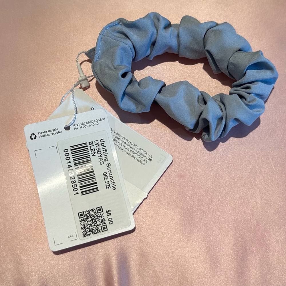 NWT lululemon uplifting scrunchie